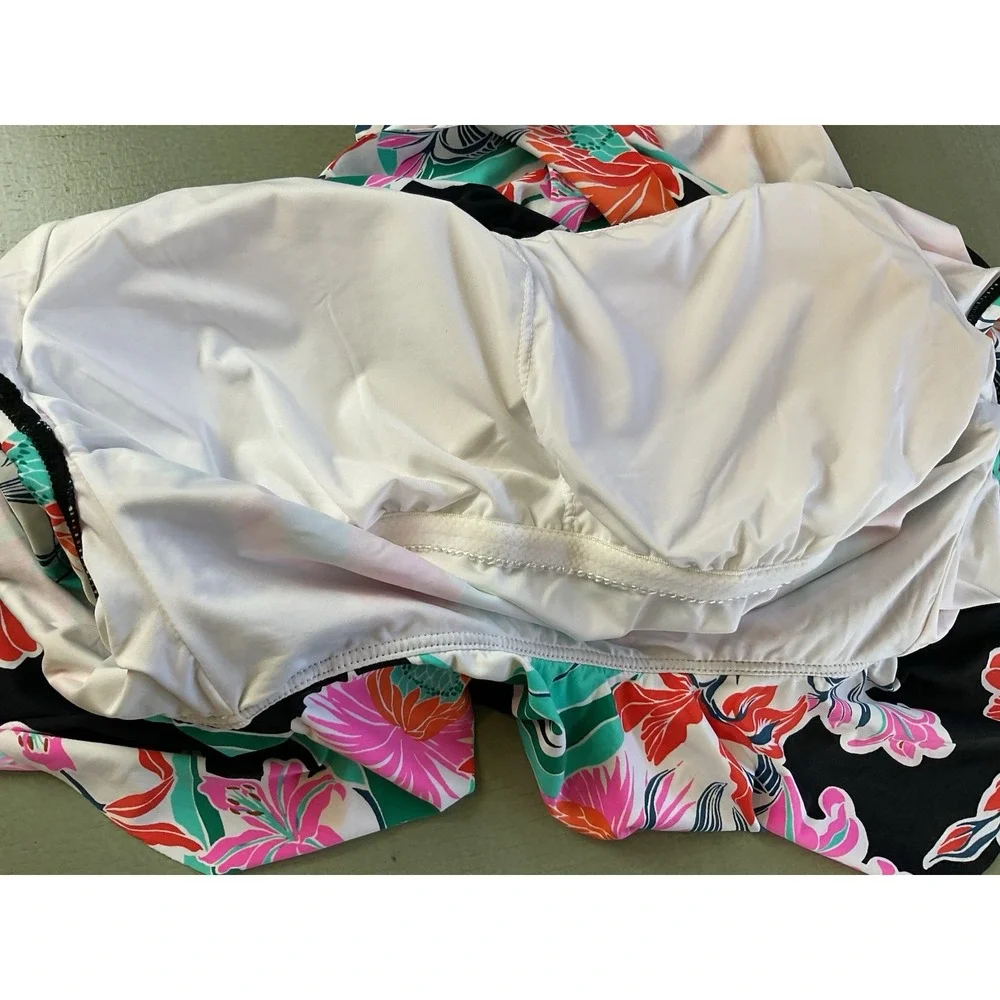 Trina Turk Women's Tropic Wave Over the Shoulder Bandeau One Piece‎ Size 10
